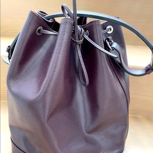 Louis vuitton Epi Noe GM Large Authentic %100